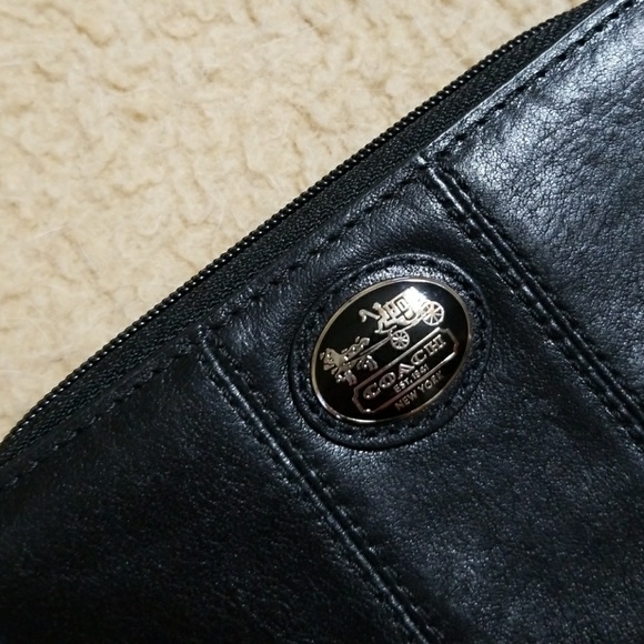 Authentic Coach Leather Wallet - Picture 2 of 6